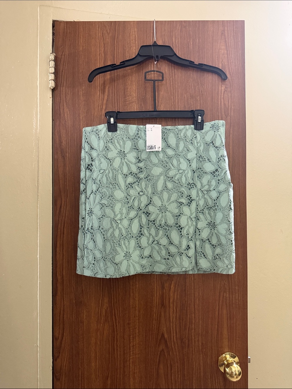H&M Mint Green Lace Floral Mini Skirt